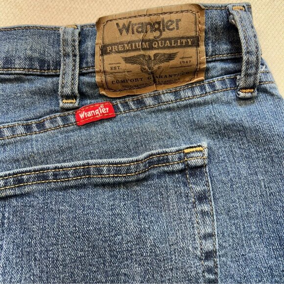 Wrangler Mens Relaxed Straight Jeans Size 36x30 Blue Denim Casual Classic Pocket - Picture 11 of 11